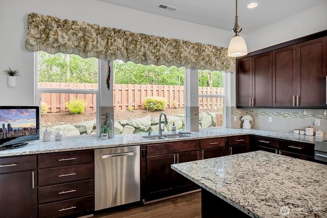 3425 Arrowroot Street SE, Lacey, WA 98513