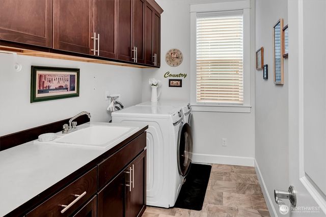 3425 Arrowroot Street SE, Lacey, WA 98513