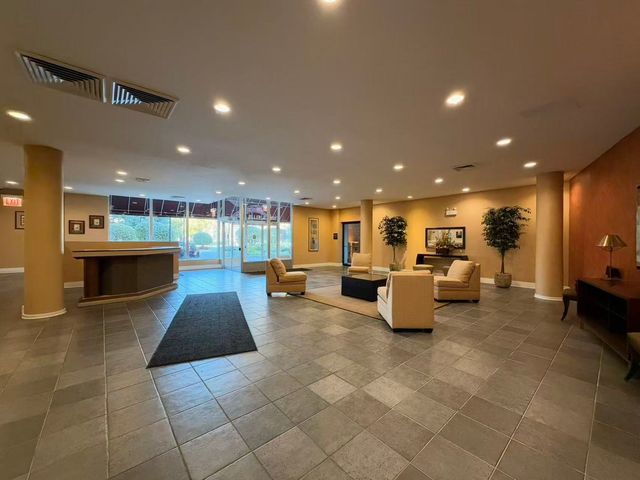 5200 S Ellis Avenue 207, Chicago, IL 60615