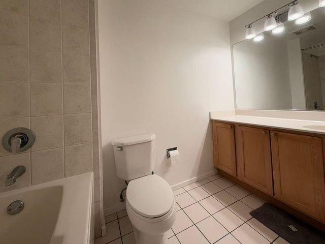 5200 S Ellis Avenue 207, Chicago, IL 60615