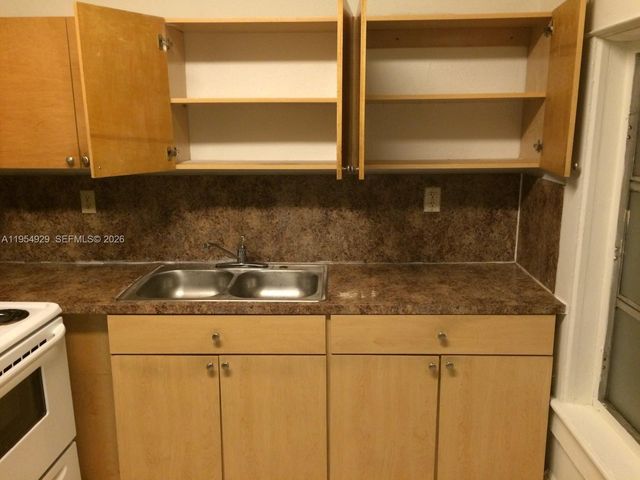 114 NW 10th Ave, Miami, FL 33128