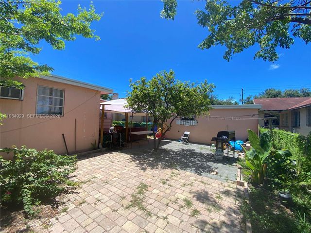 114 NW 10th Ave, Miami, FL 33128