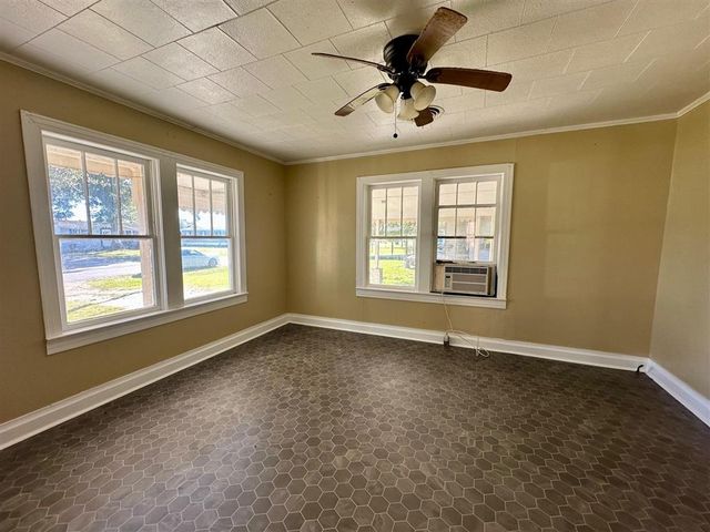 439 Commercial Avenue, Lake Arthur, LA 70549