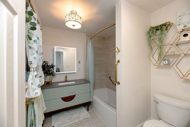 803 Brookhurst Drive, Dallas, TX 75218