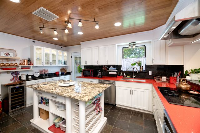 803 Brookhurst Drive, Dallas, TX 75218