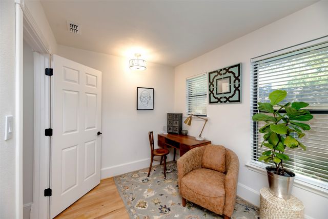 803 Brookhurst Drive, Dallas, TX 75218