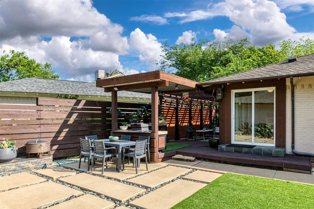 803 Brookhurst Drive, Dallas, TX 75218