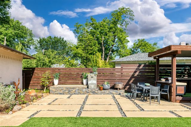 803 Brookhurst Drive, Dallas, TX 75218