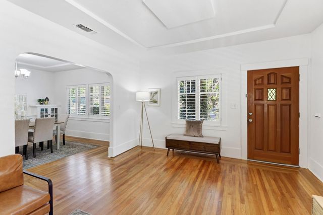 4229 T St, Sacramento, CA 95819