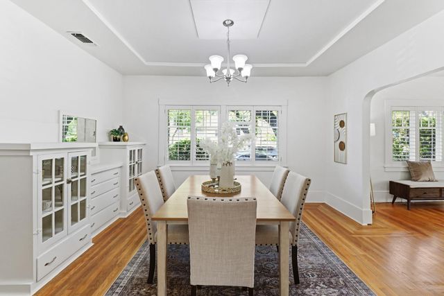 4229 T St, Sacramento, CA 95819