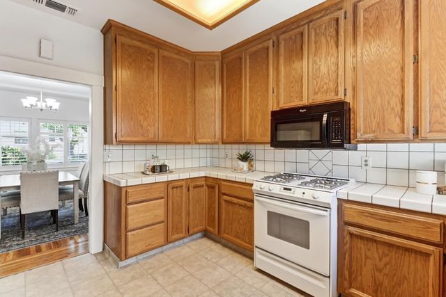 4229 T St, Sacramento, CA 95819