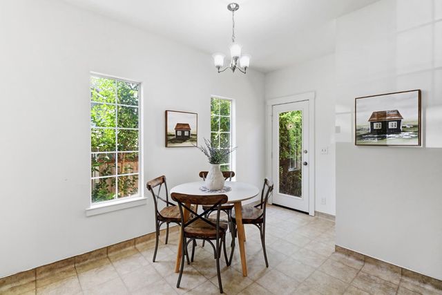 4229 T St, Sacramento, CA 95819