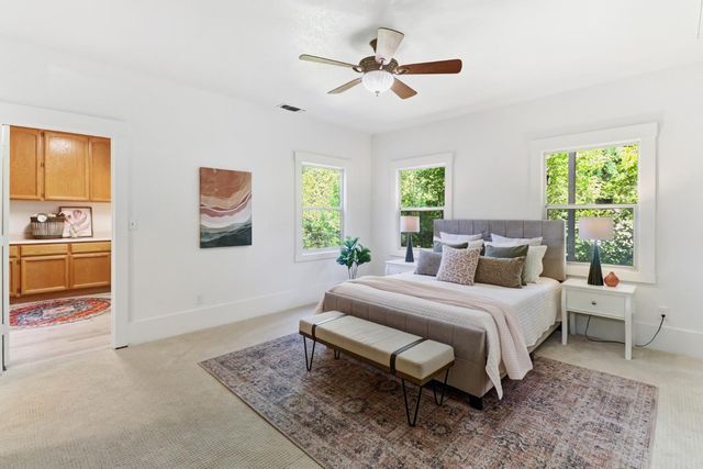 4229 T St, Sacramento, CA 95819