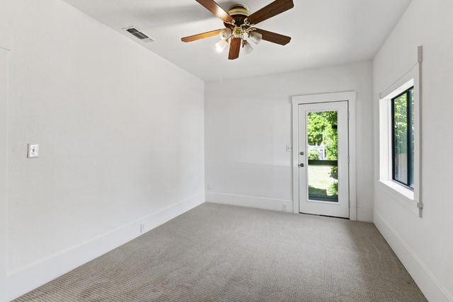 4229 T St, Sacramento, CA 95819