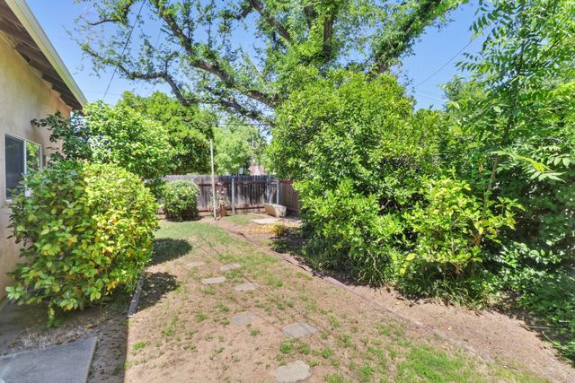 4229 T St, Sacramento, CA 95819