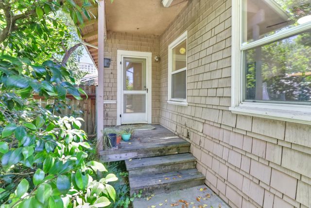 4229 T St, Sacramento, CA 95819