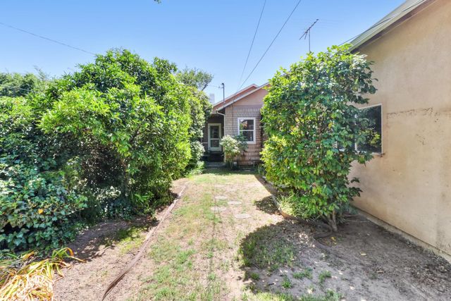 4229 T St, Sacramento, CA 95819