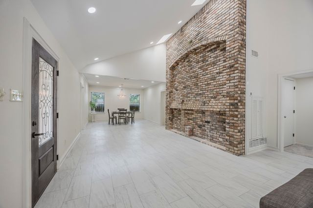 62 Legend Road, Benbrook, TX 76132