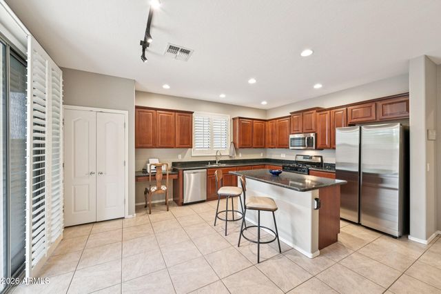 6233 W BAJADA Road, Phoenix, AZ 85083