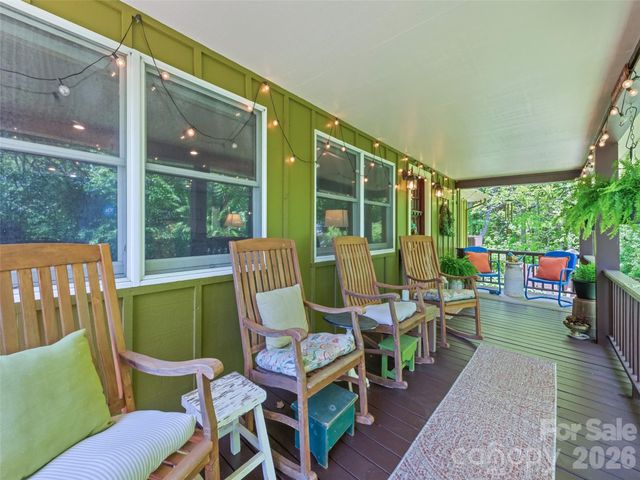 300 Kelly Springs Road, Waynesville, NC 28786