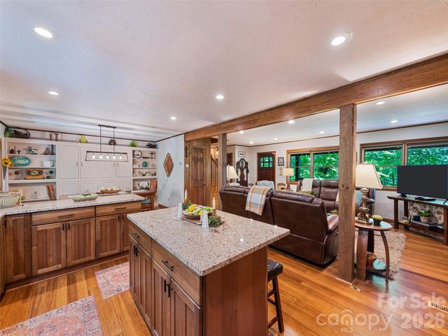 300 Kelly Springs Road, Waynesville, NC 28786