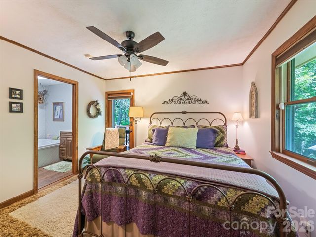 300 Kelly Springs Road, Waynesville, NC 28786