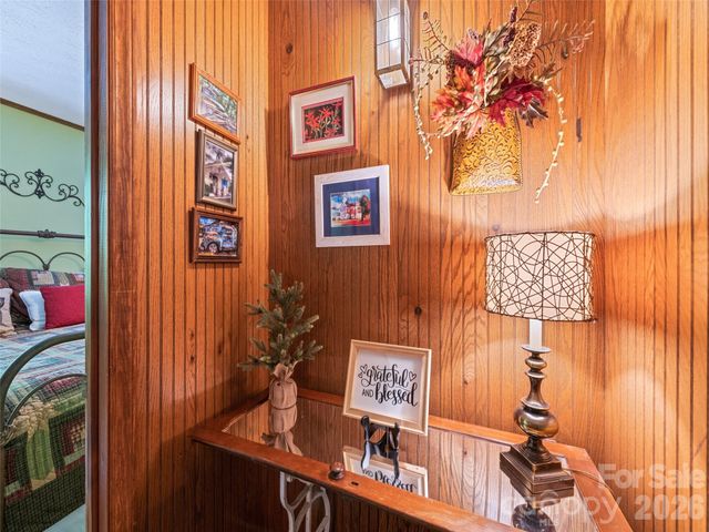 300 Kelly Springs Road, Waynesville, NC 28786