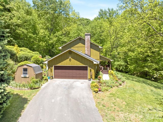 300 Kelly Springs Road, Waynesville, NC 28786