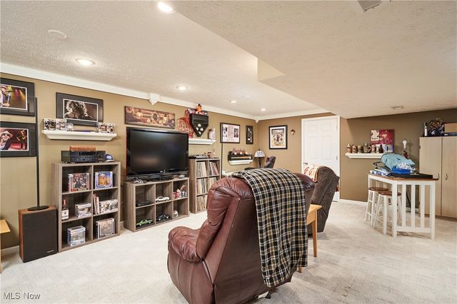 8708 Chesea Court, Sagamore Hills, OH 44067