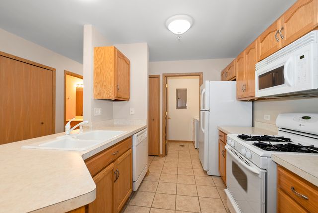 20301 S Pine Hill Road 1D, Frankfort, IL 60423