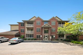 20301 S Pine Hill Road 1D, Frankfort, IL 60423