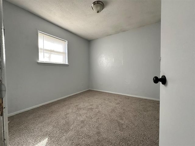 860 S Scott Street, Del City, OK 73115