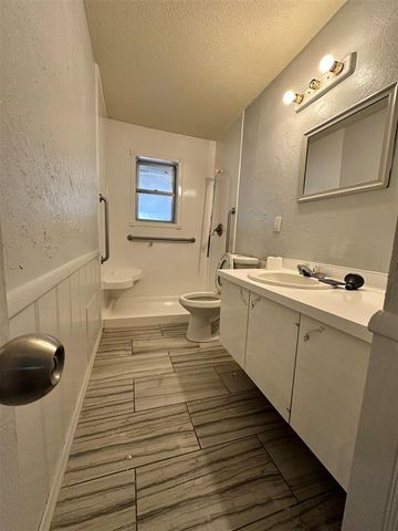 860 S Scott Street, Del City, OK 73115