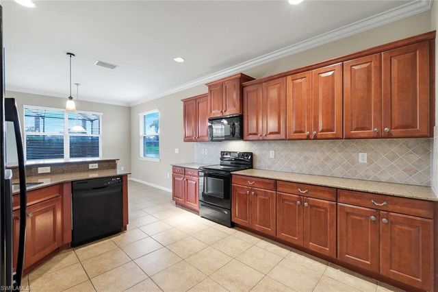 9704 Cobalt Cove CIR, Naples, FL 34120