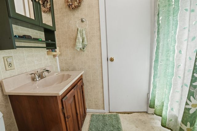 134 Peninsula Drive, Lunenburg, MA 01462