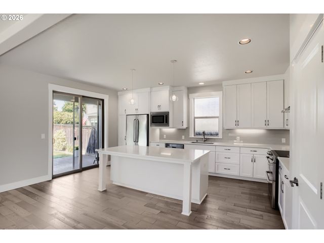 12955 Sw Buckfield Ln, King City, OR 97224