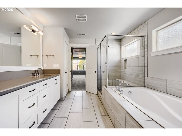 12955 Sw Buckfield Ln, King City, OR 97224