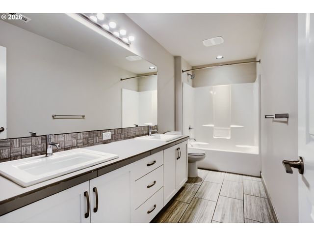 12955 Sw Buckfield Ln, King City, OR 97224