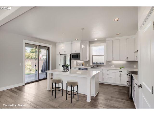 12955 Sw Buckfield Ln, King City, OR 97224