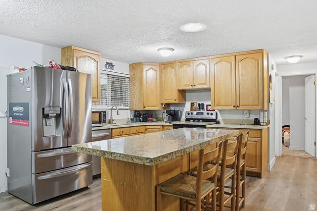 5758 S BENNION DR, Taylorsville, UT 84129