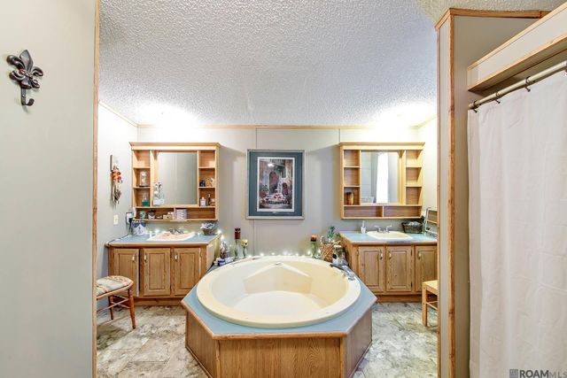 132 Cypress Villa, Gheens, LA 70355