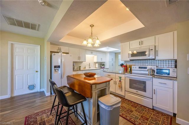 238 SE 9th TER, Cape Coral, FL 33990