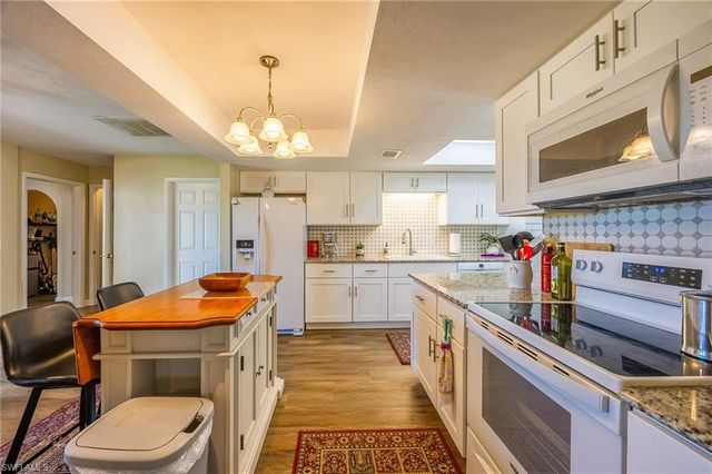 238 SE 9th TER, Cape Coral, FL 33990