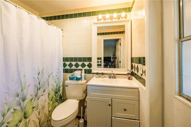 238 SE 9th TER, Cape Coral, FL 33990