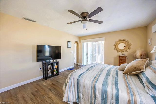 238 SE 9th TER, Cape Coral, FL 33990