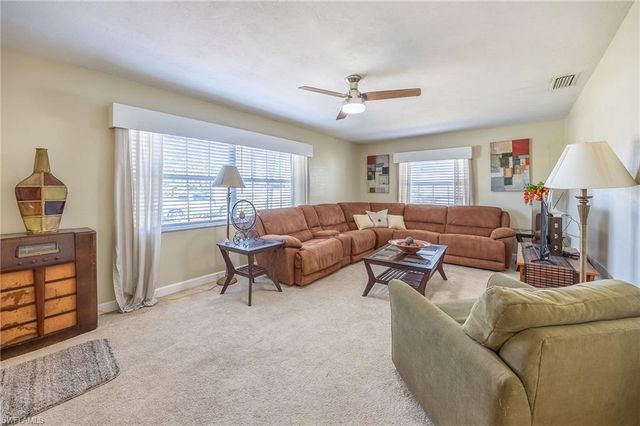 238 SE 9th TER, Cape Coral, FL 33990