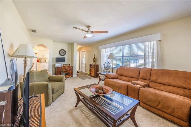 238 SE 9th TER, Cape Coral, FL 33990