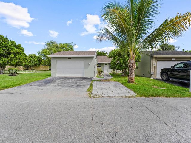 1378 Osprey Ct, Homestead, FL 33035