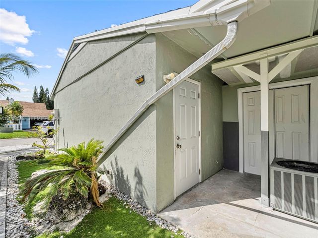 1378 Osprey Ct, Homestead, FL 33035