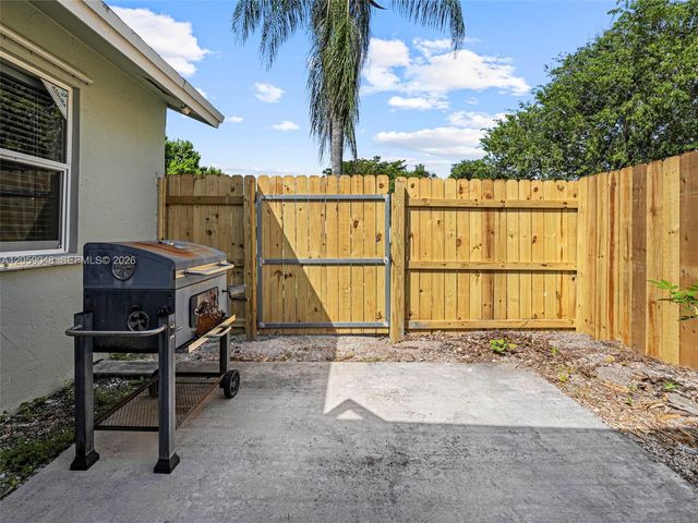 1378 Osprey Ct, Homestead, FL 33035